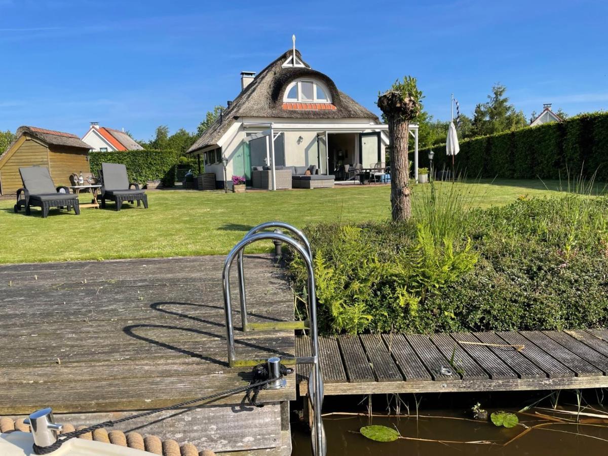 Aan Het Water In Friesland